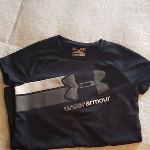 Girls Under Armour tshirt